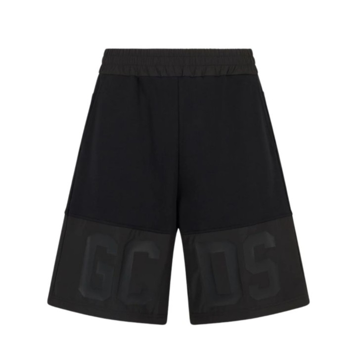 GCDS BERMUDA IN NYLON CON BAND LOGO NELLA PARTE ANTERIORE TONO SU TONO 
