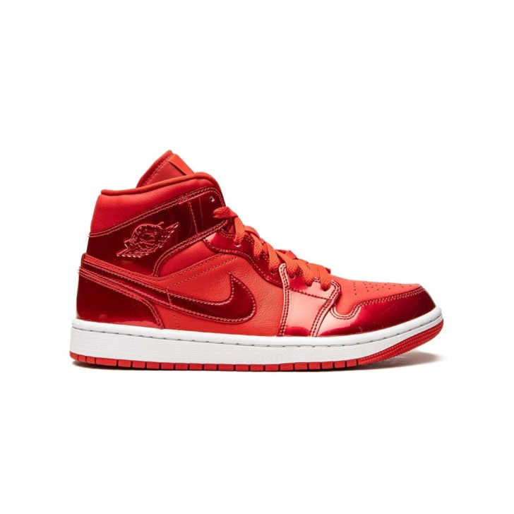 Air Jordan 1 Mid SE Sneakers