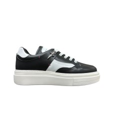 PACIOTTI SNEAKER IN LEATHER BLACK E WHITE CON LOGO PUGNALE IN METALLO 