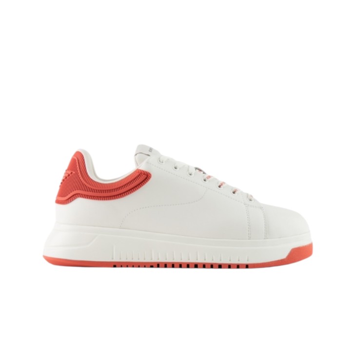 EMPORIO ARMANI SNEAKER IN LEATHER WHITE CON RETRO GOMMATO ORANGE CON LOGO AQUILA	