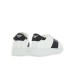 Emporio Armani Sneakers in pelle Bianca con inserti a contrasto nero ai lati e logo lettering