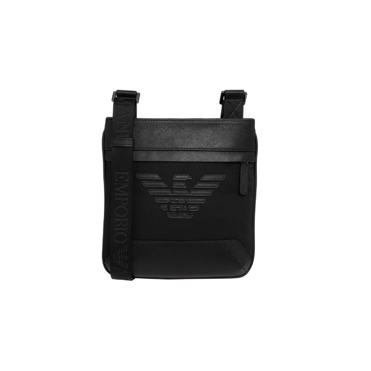 Emporio Armani Tracolla nera in pelle rigenerata stampa saffiano con tasca in Nylon con chiusura zip e maxi logo Aquila 