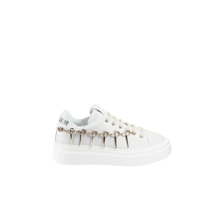 Paciotti sneakers bianca in pelle con accessorio laterale logo P in metallo removibile